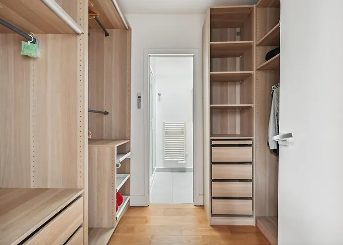 Grandeur Cachee Du 15e - Avec Parking Appartement *